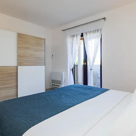 Dairos Villa